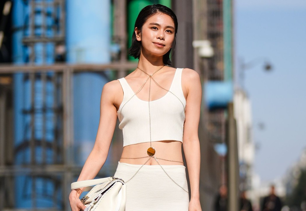  Ideas for Wearing a Waist Chain